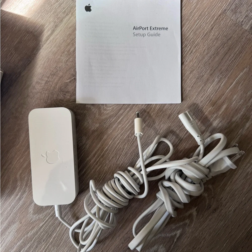 Apple Wireless Router - White - Picture 4 of 4